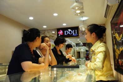 Giá vàng hôm nay: Tin mới căng thẳng chính trị làm tăng giá vàng